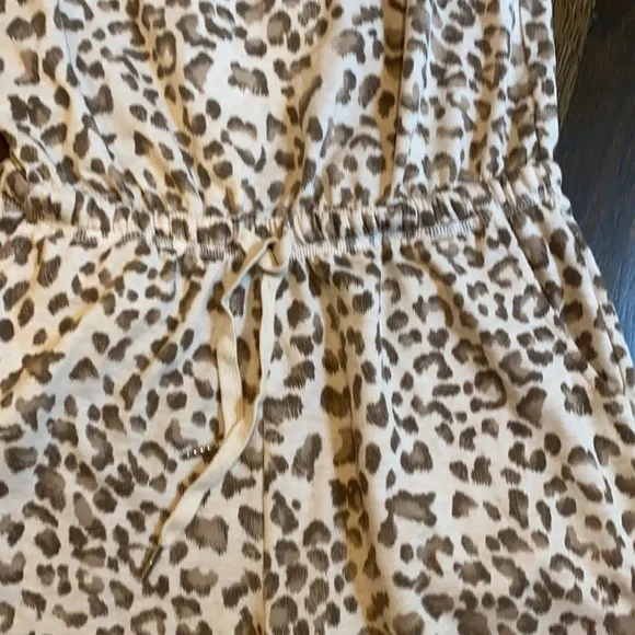 Animal print Strapless Jumpsuit. - Picture 2 of 3